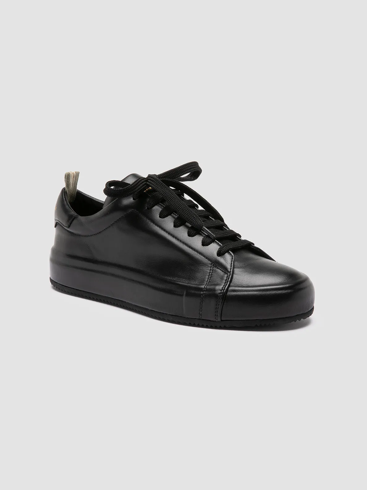 EASY 101 - Black Leather Low Top Sneakers