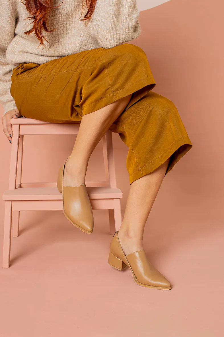 Envelope- Beige Leather Heel Shoe