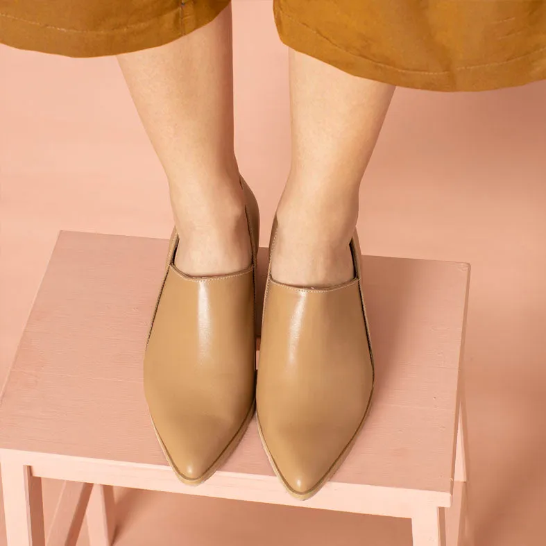 Envelope- Beige Leather Heel Shoe