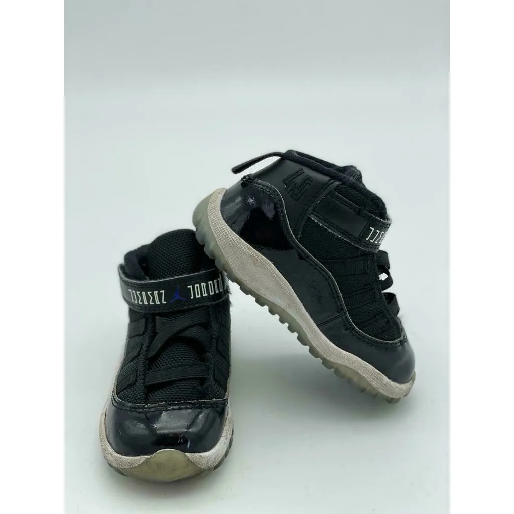 Nike Air Jordan Retro 11 Black Red space jam siez 6c Toddler