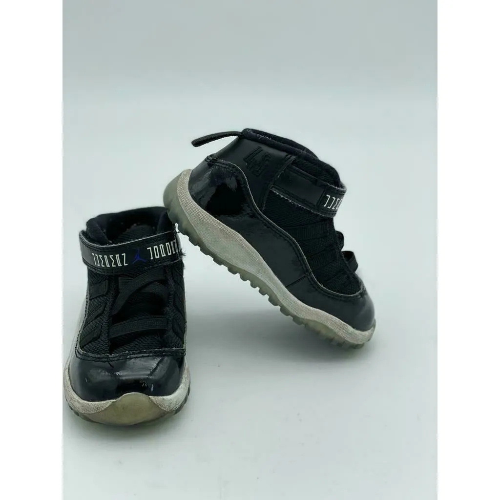 Nike Air Jordan Retro 11 Black Red space jam siez 6c Toddler