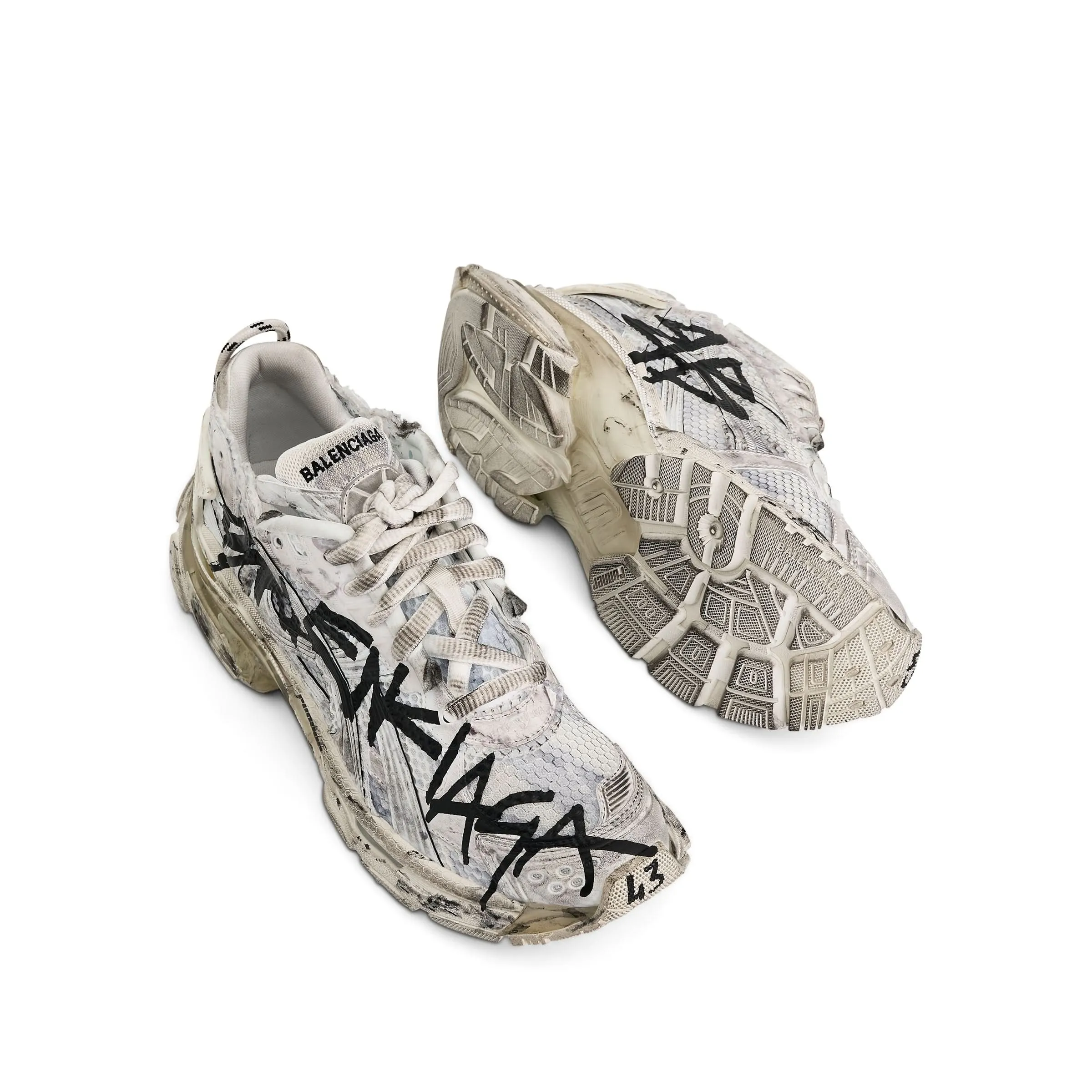 Runner Mesh Graffiti Sneaker in White/Black